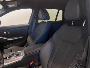 BMW 330 bild 9