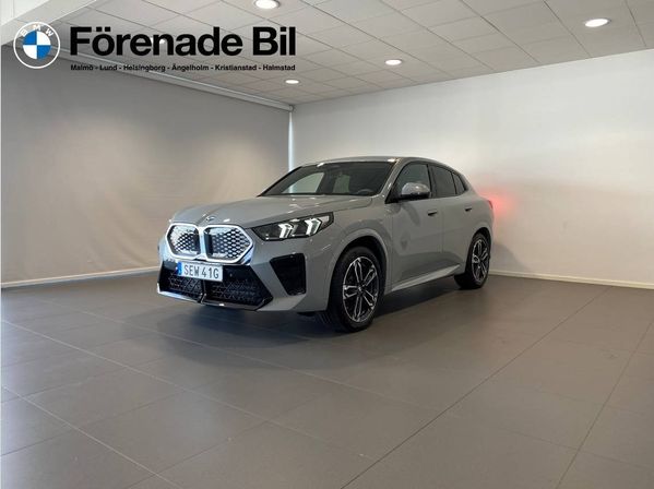 BMW iX2 xDrive30 M Sport Parkeringsassistans Drag - 2026