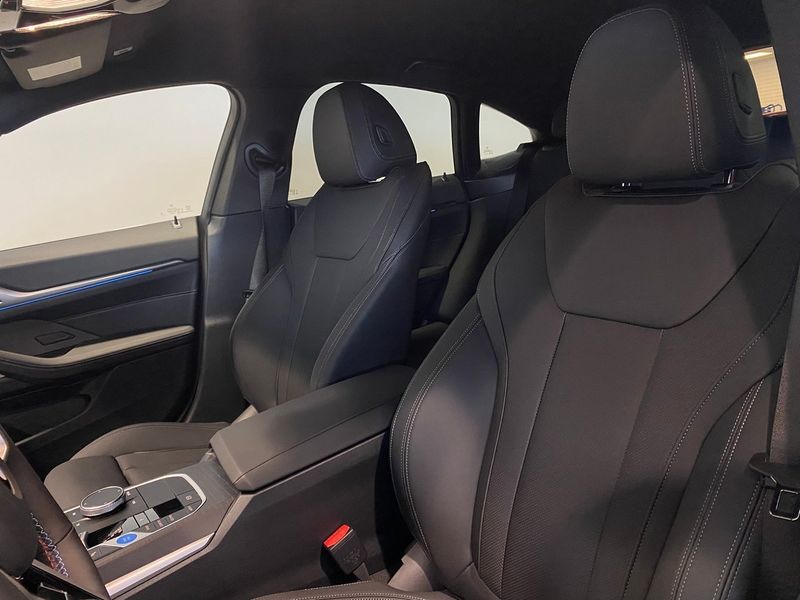 BMW i4 bild 3