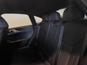 BMW i4 bild 9