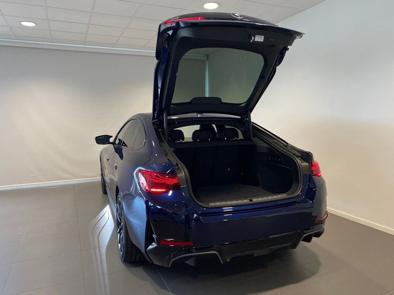BMW i4 bild 10