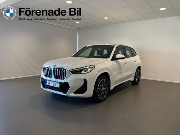 BMW iX1 xDrive30 Adaptivt M-chassi Parkeringsassistans - 2024