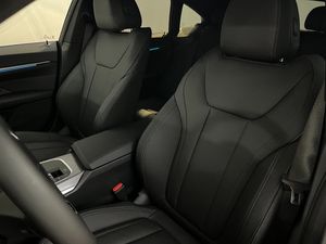 BMW i4 bild 6