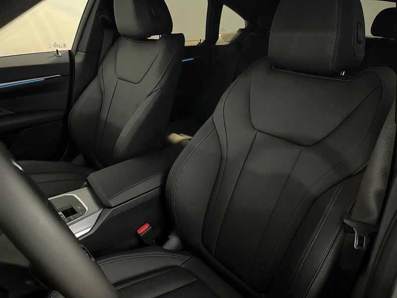 BMW i4 bild 6