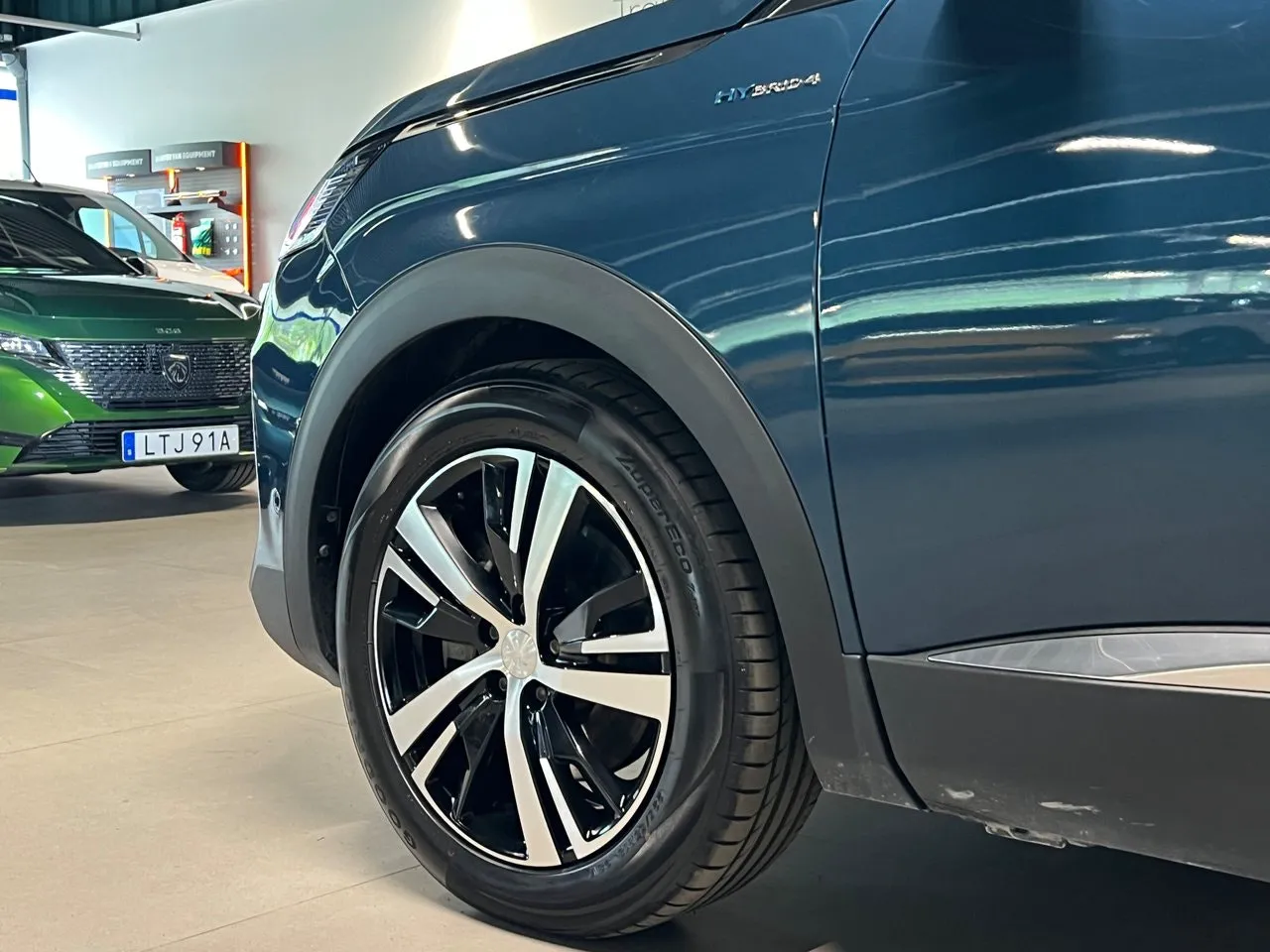 Vehicle image 20