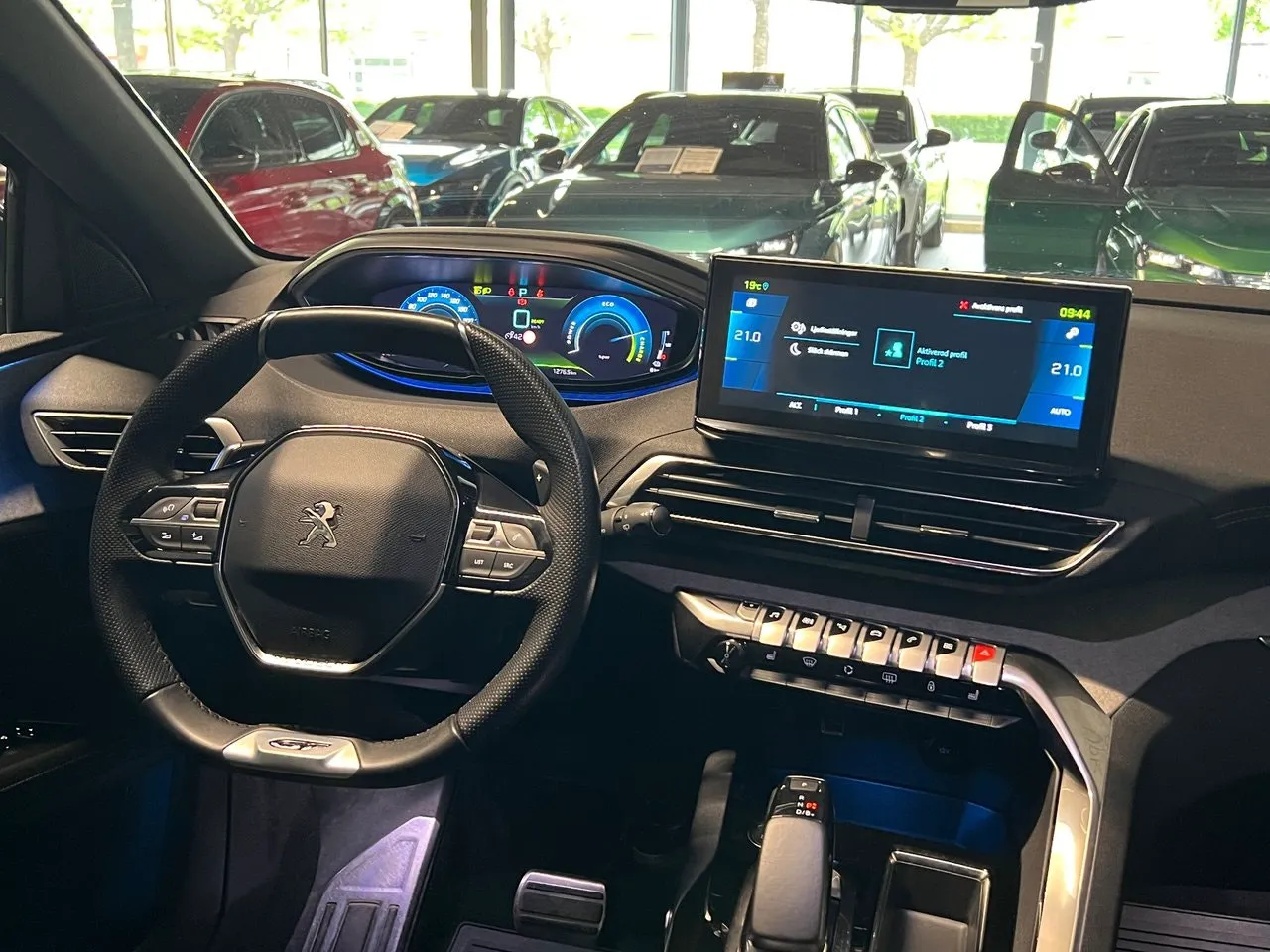 Vehicle image 18