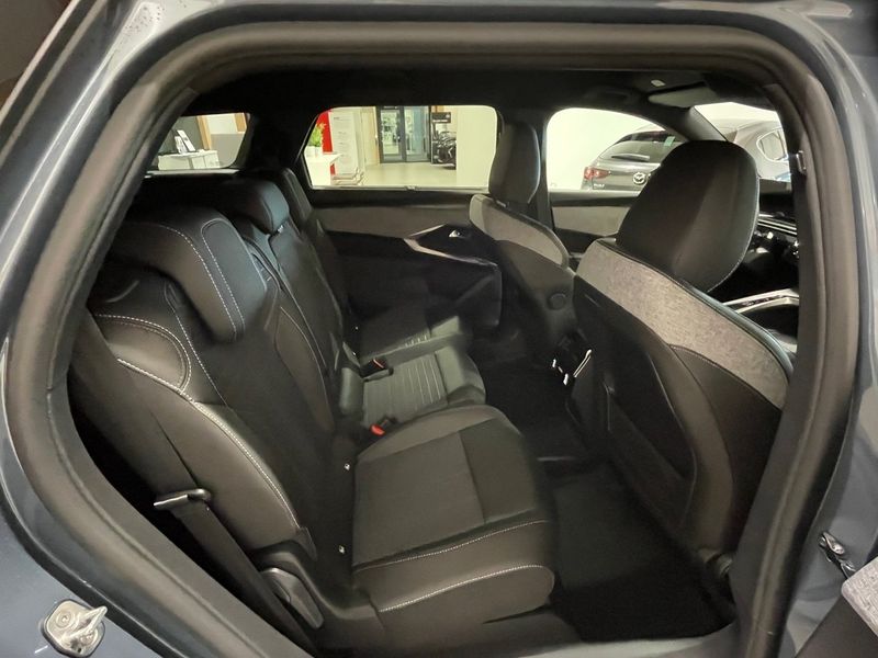 Peugeot e-5008 bild 8