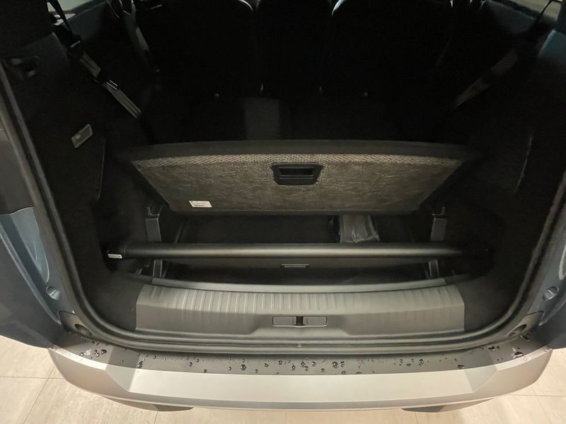 Peugeot e-5008 bild 12
