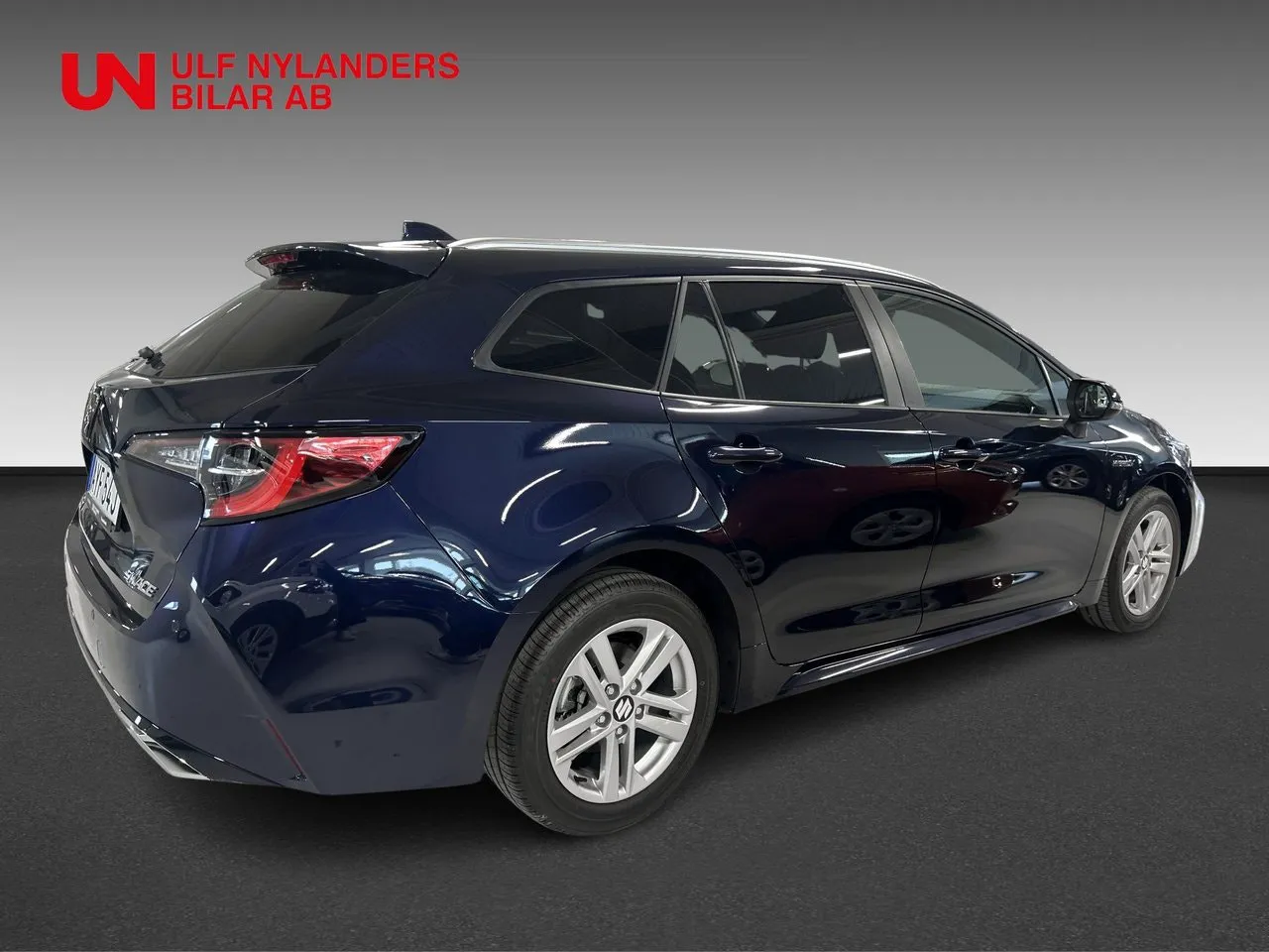 Vehicle image 3