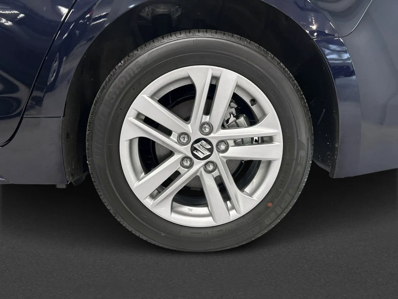 Vehicle image 14