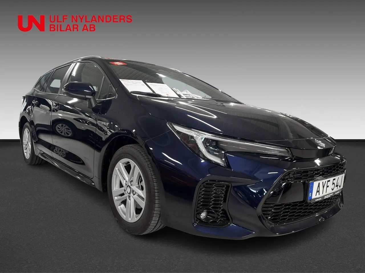 Vehicle image 4