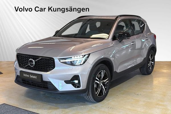 Volvo XC40 B4 FWD Bensin Plus Dark - 2026