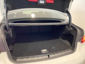 BMW 330 bild 8