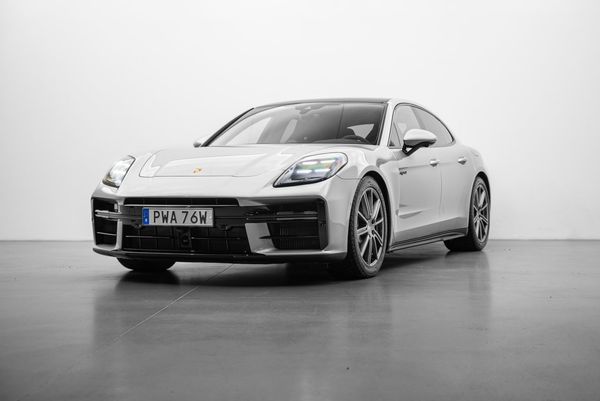 Porsche Panamera 4S E-Hybrid - SportDesign paket - Pepita inredning - 2025
