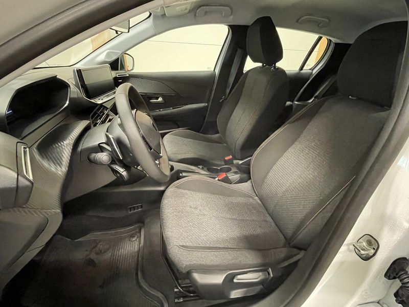 Peugeot 208 bild 12