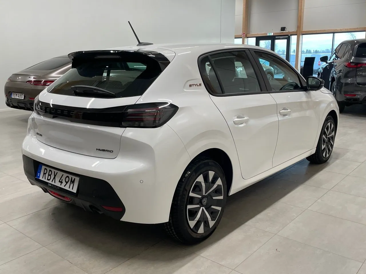 Vehicle image 3
