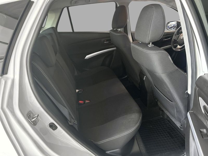 Suzuki S-CROSS bild 11
