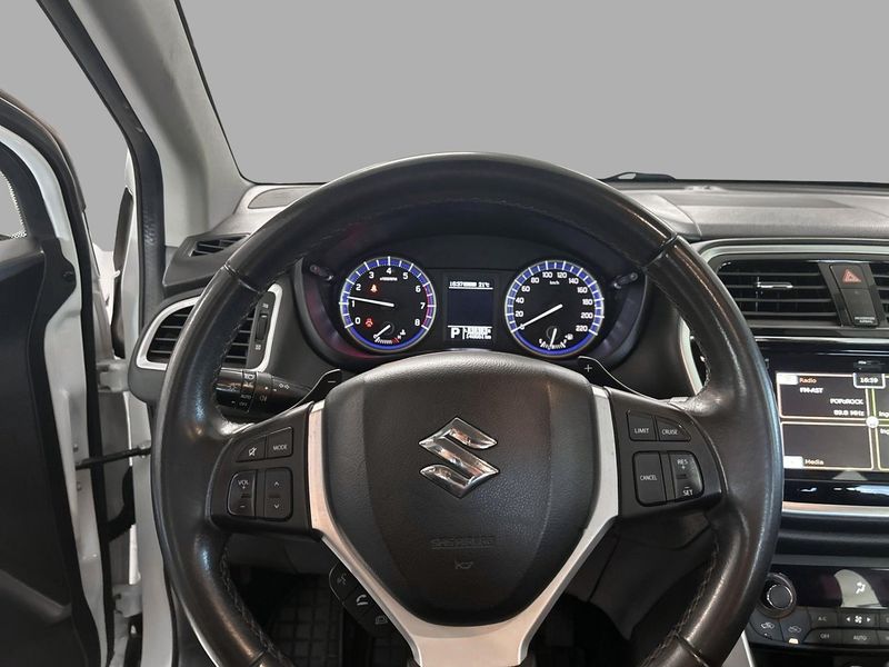 Suzuki S-CROSS bild 14