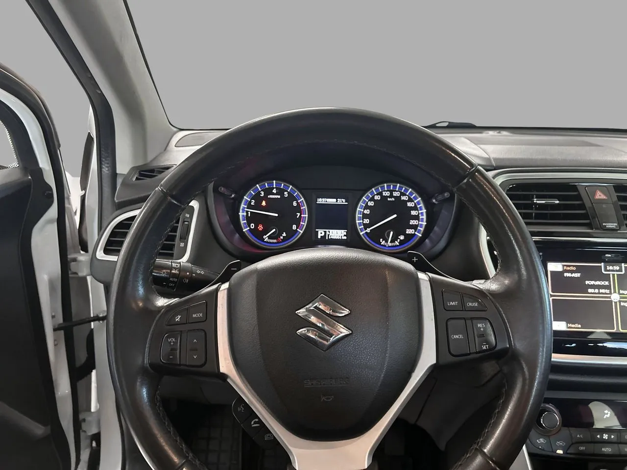 Vehicle image 13
