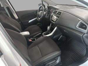 Suzuki S-CROSS bild 10