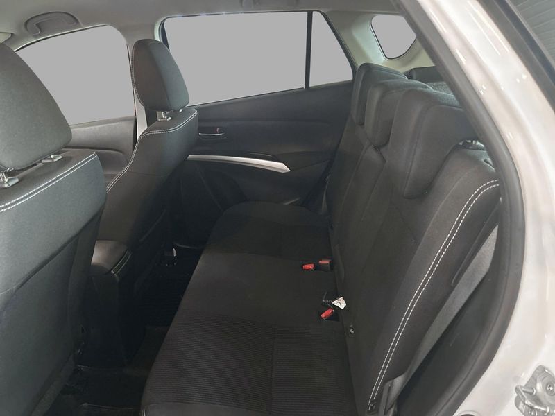 Suzuki S-CROSS bild 9