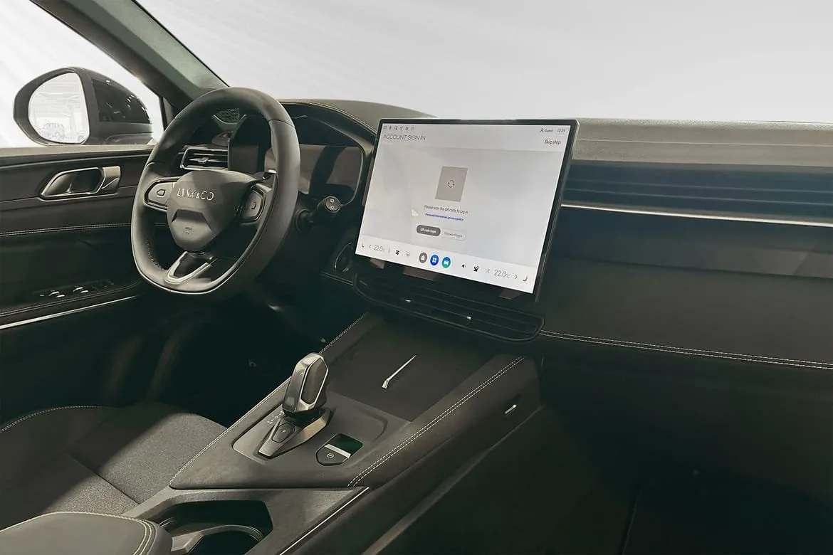 Vehicle image 8