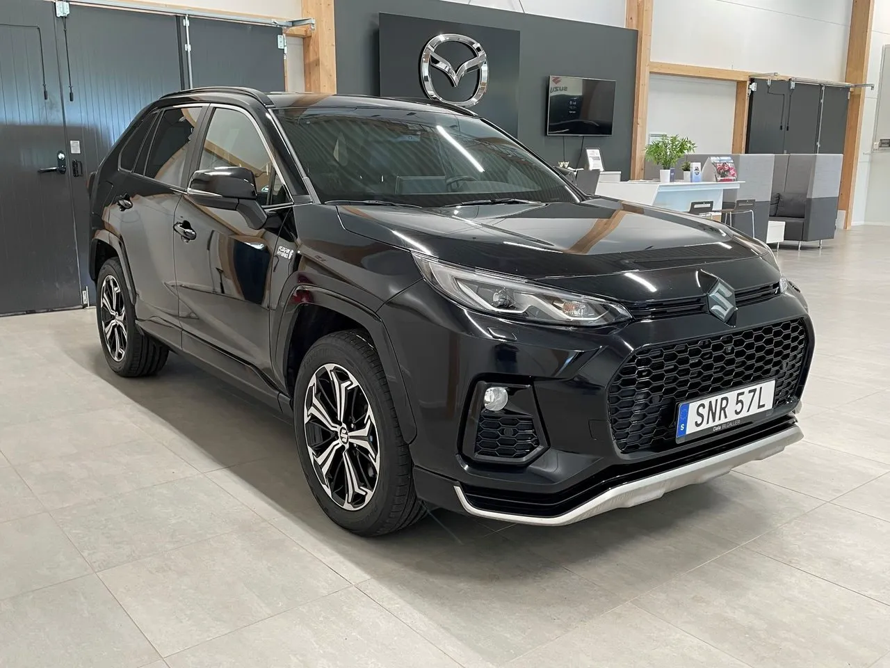 Vehicle image 4