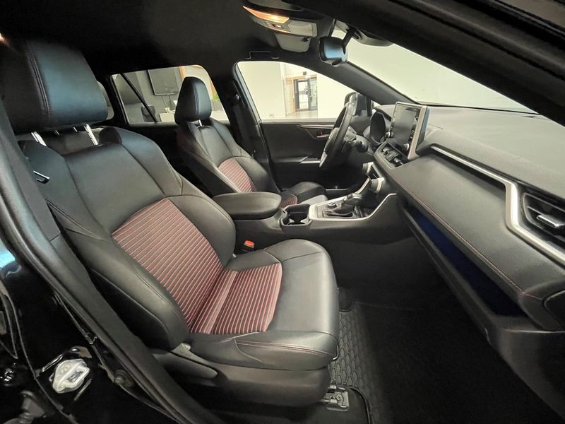 Suzuki Across bild 7