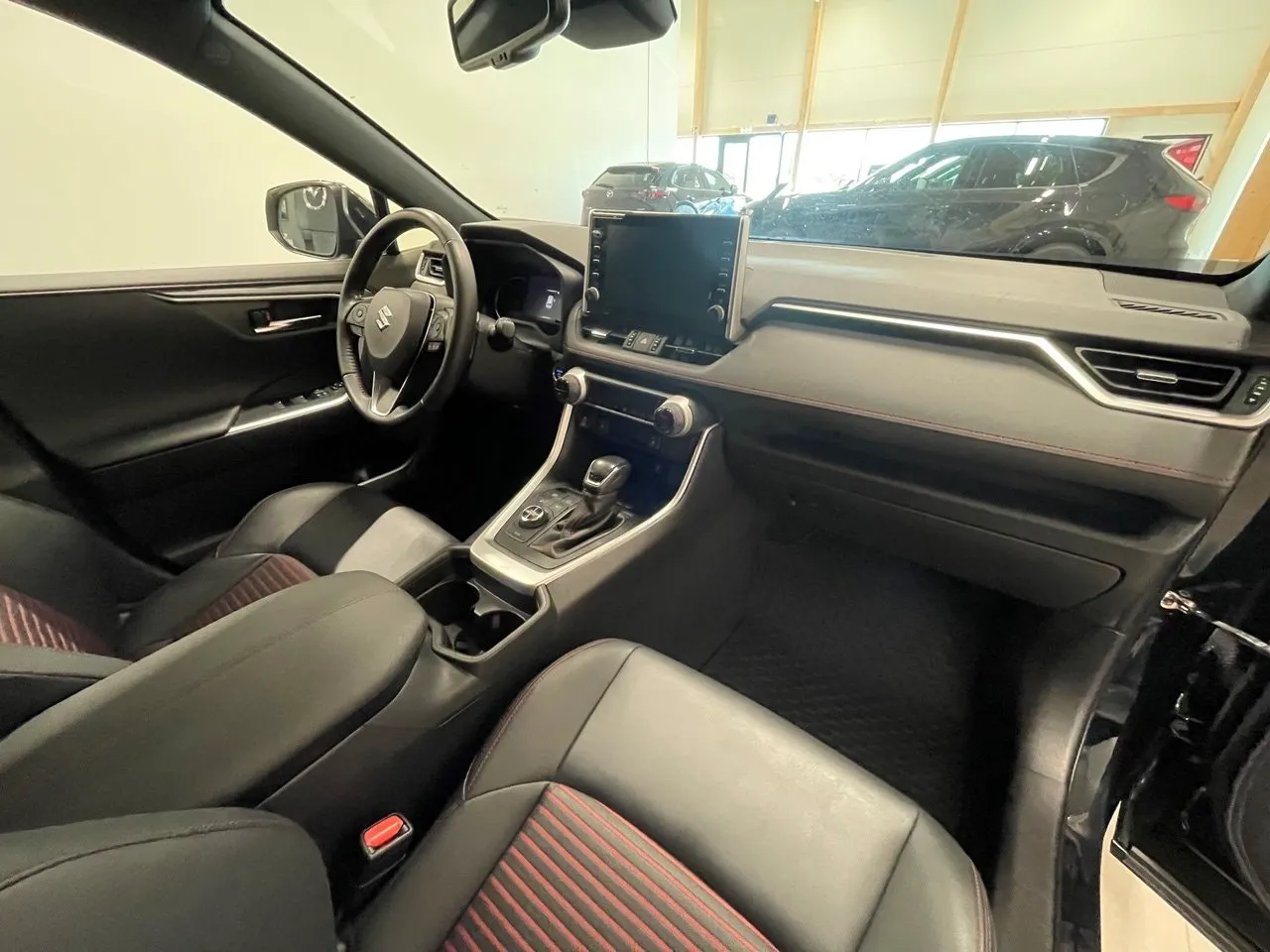 Vehicle image 5