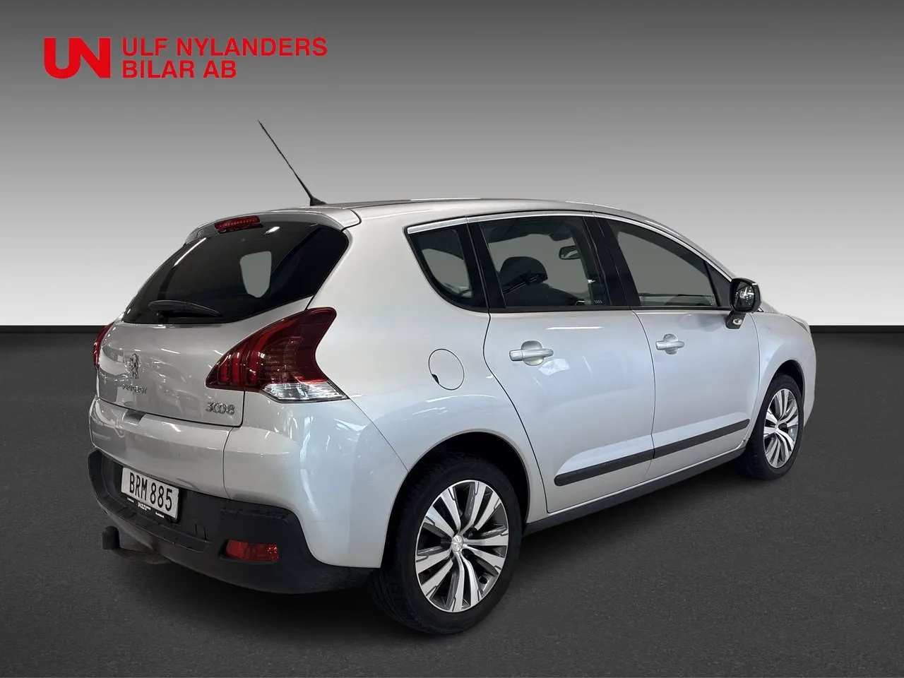 Vehicle image 3
