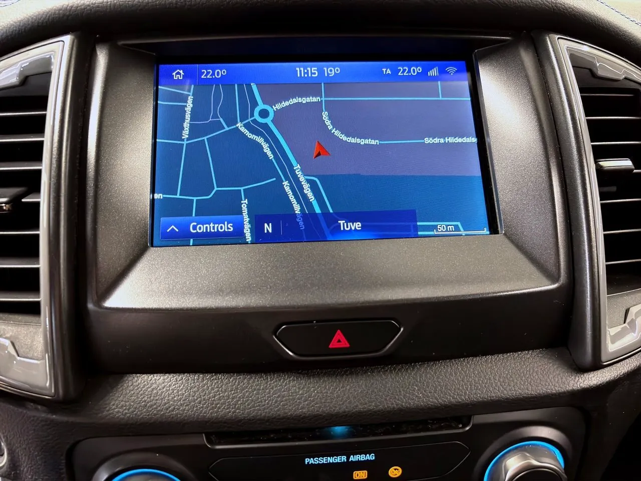 Vehicle image 14