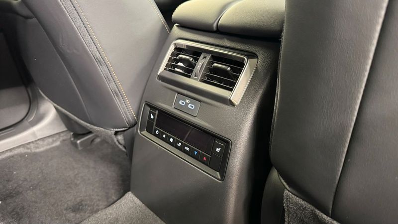 Mazda CX-80 bild 9