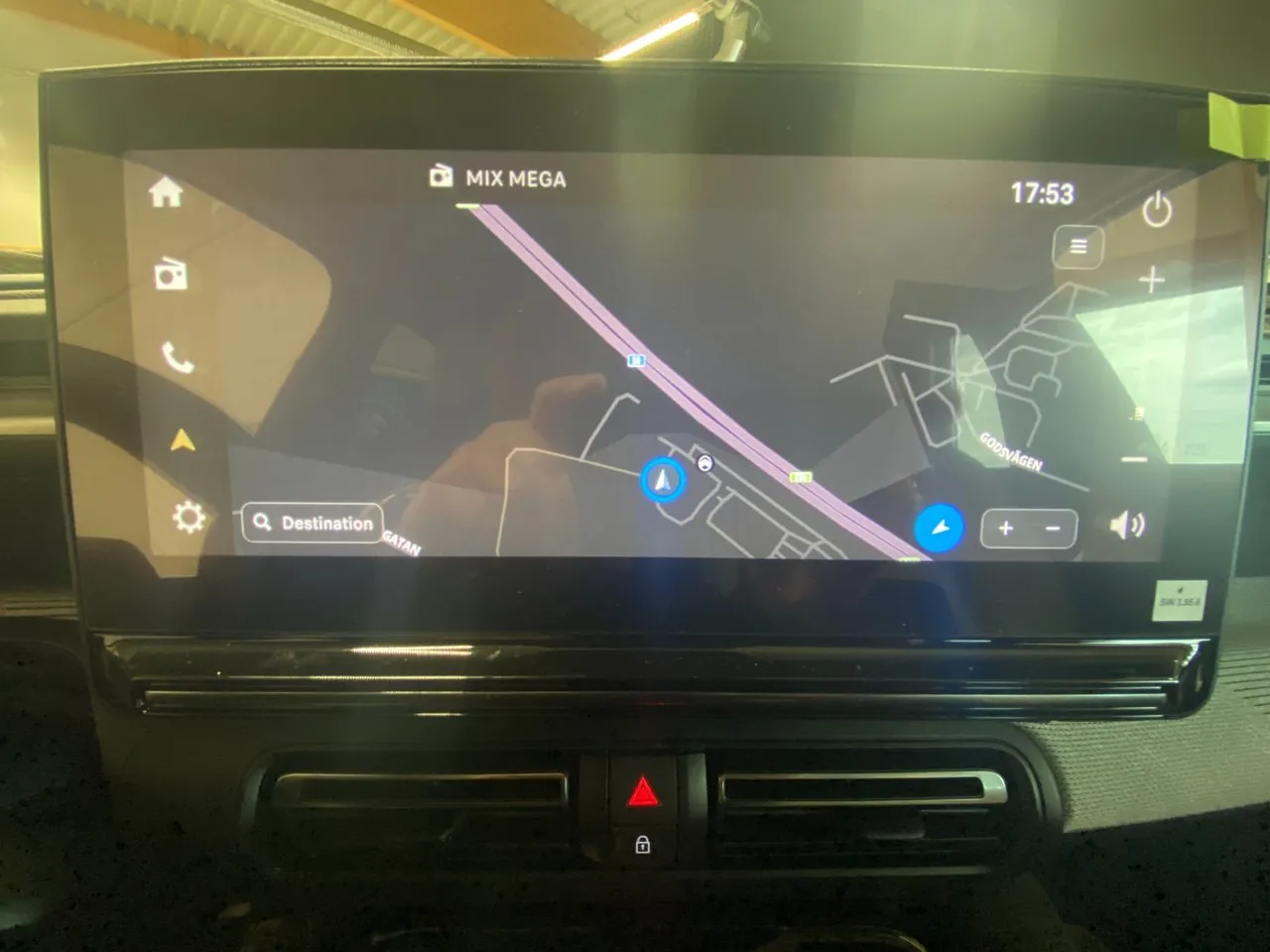 Vehicle image 11