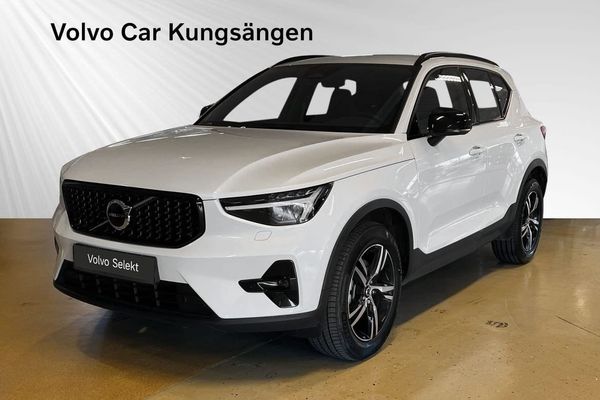 Volvo XC40 B4 FWD Bensin Plus Dark - 2026