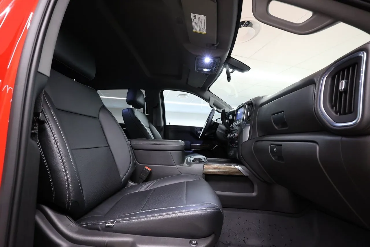 Vehicle image 14