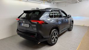 Suzuki Across bild 4