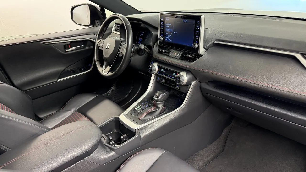Vehicle image 8