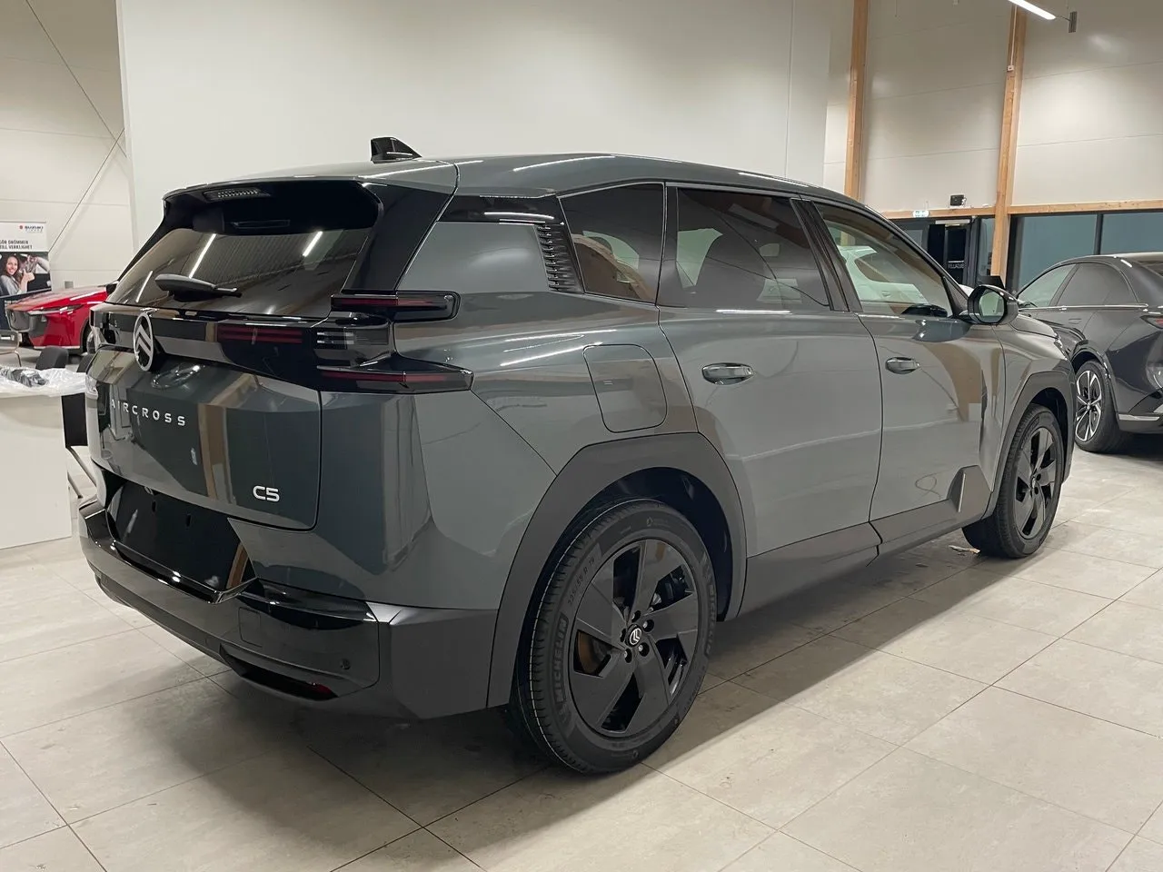 Vehicle image 3