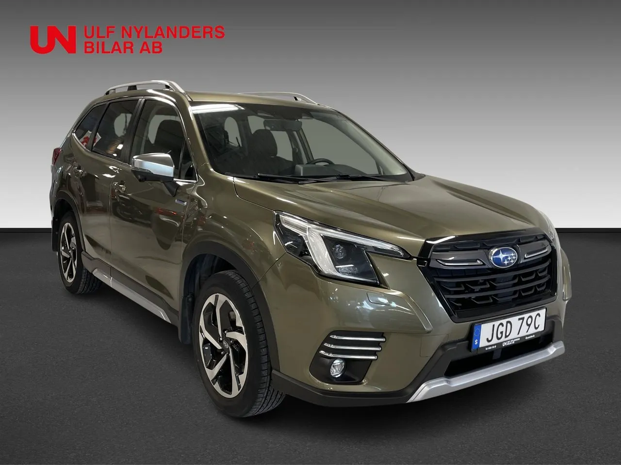 Vehicle image 4