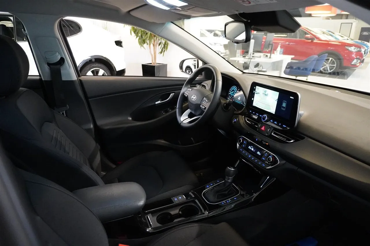 Vehicle image 21