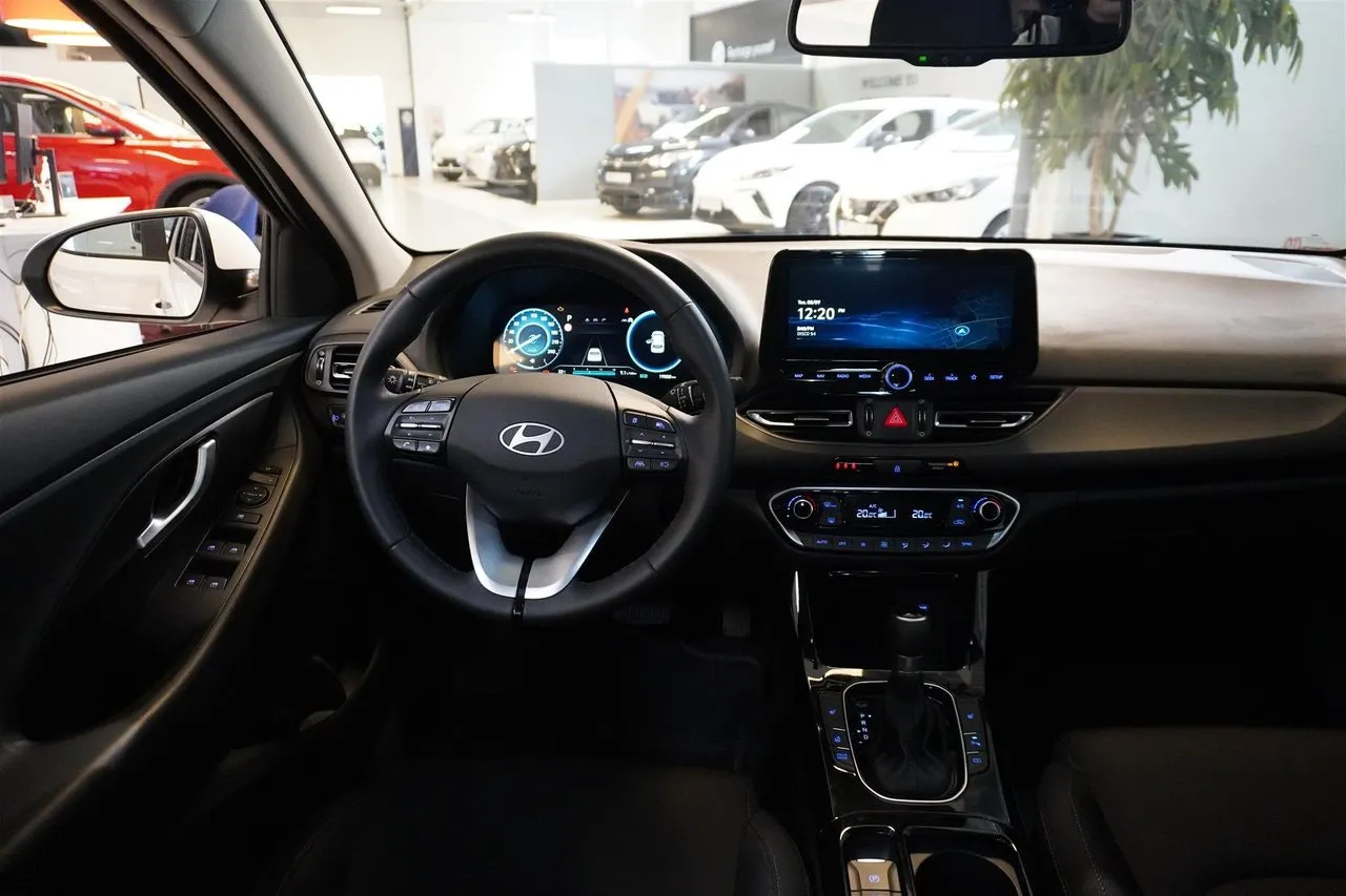 Vehicle image 13