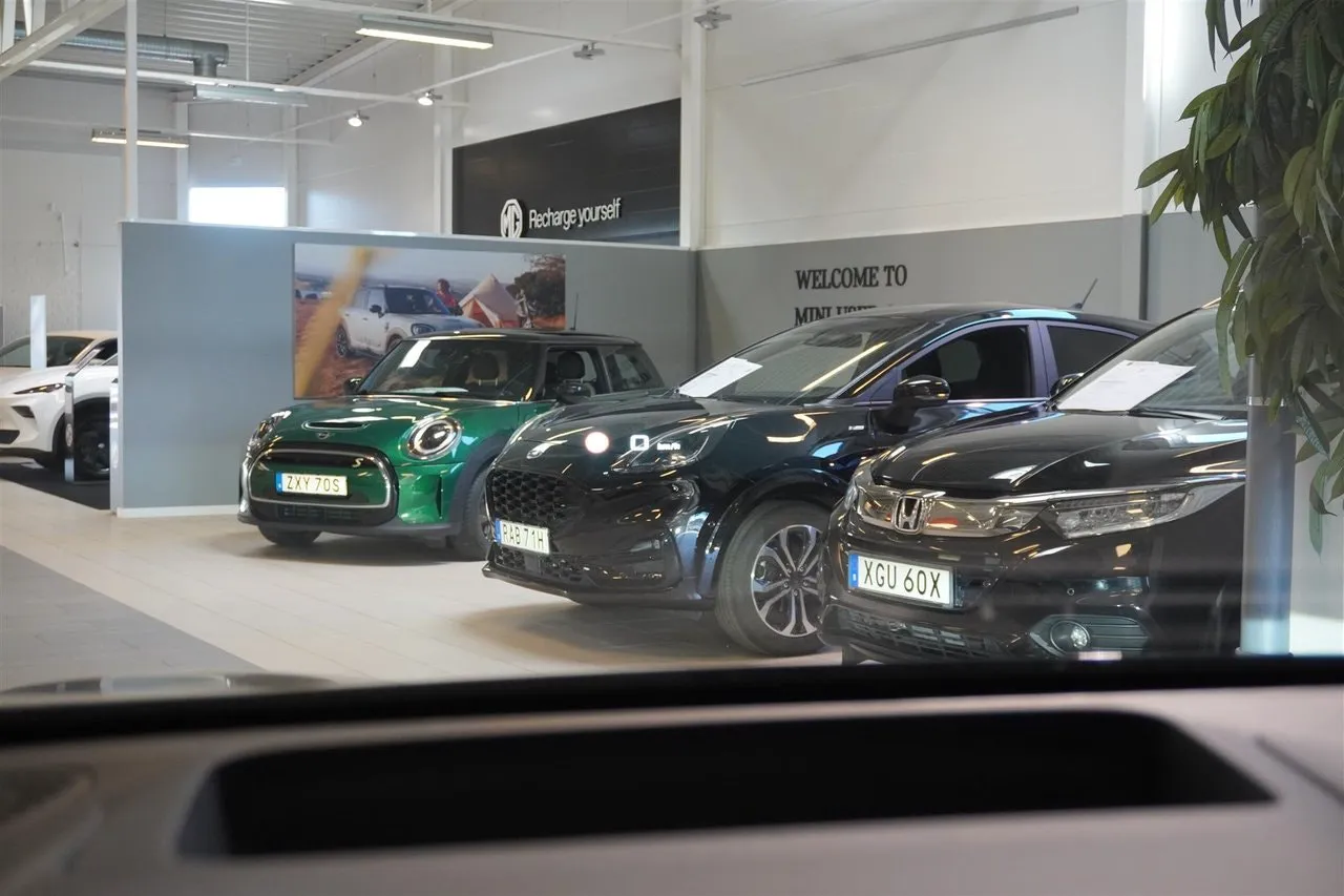 Vehicle image 21