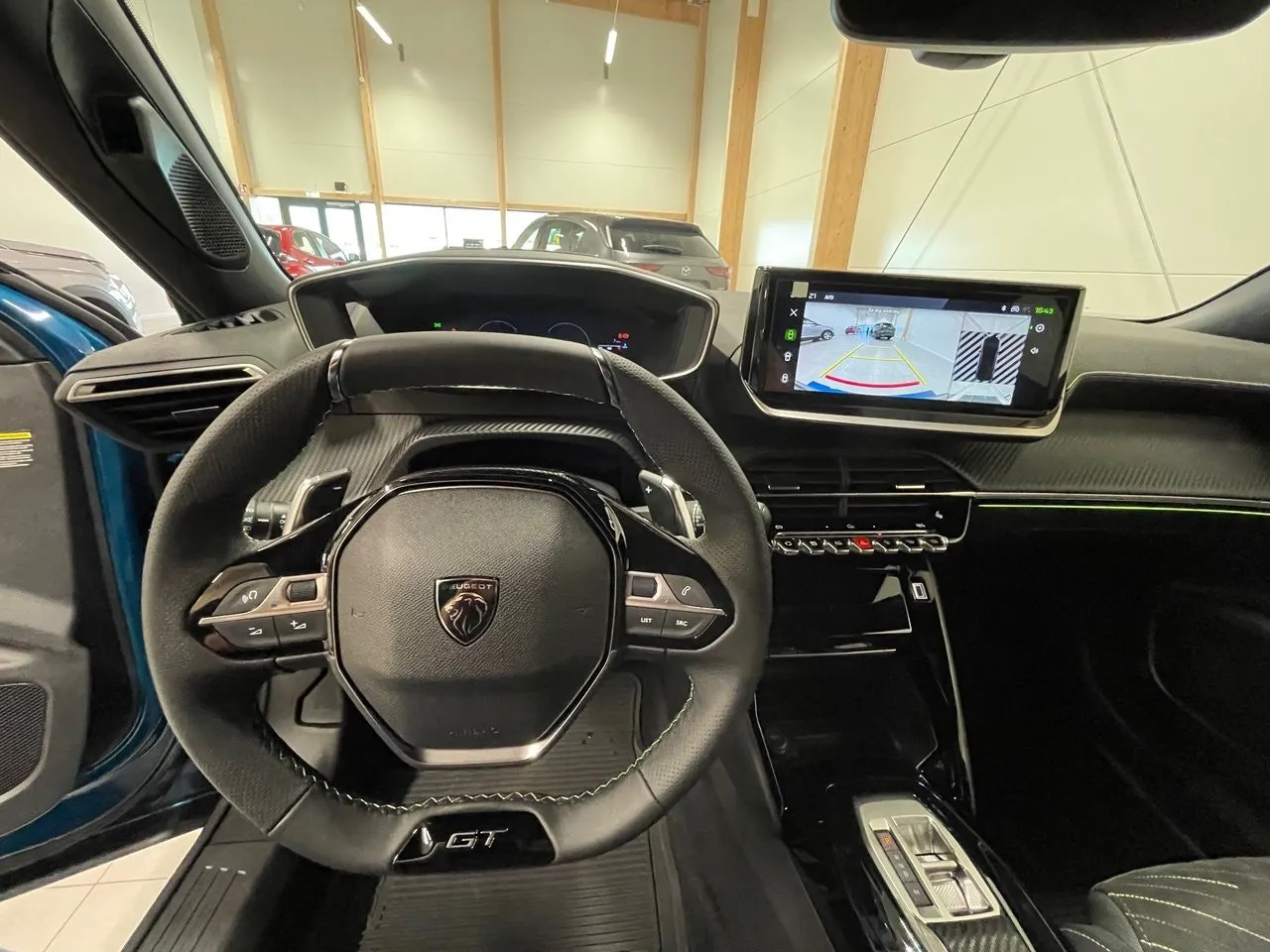 Vehicle image 16