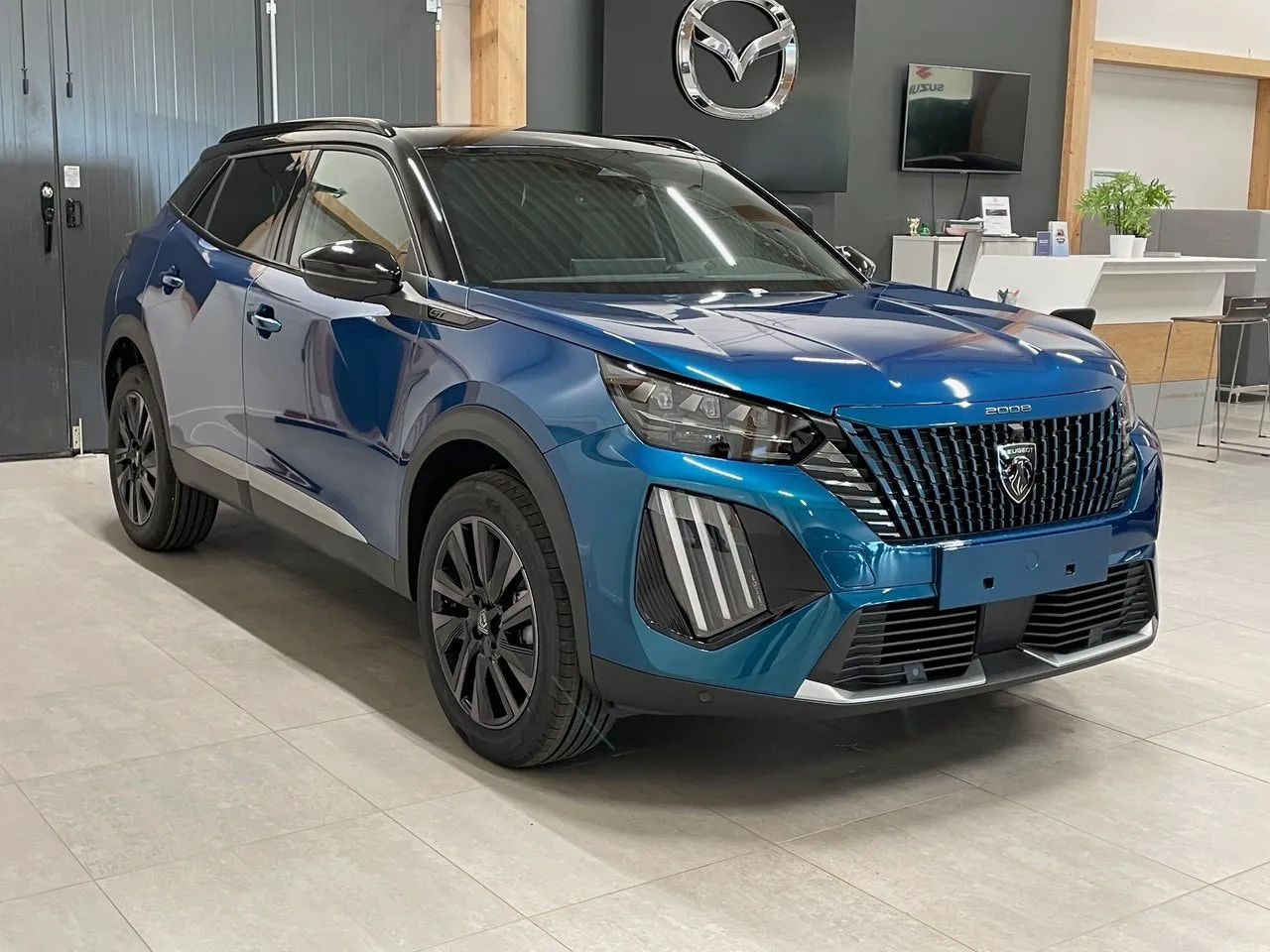 Vehicle image 4