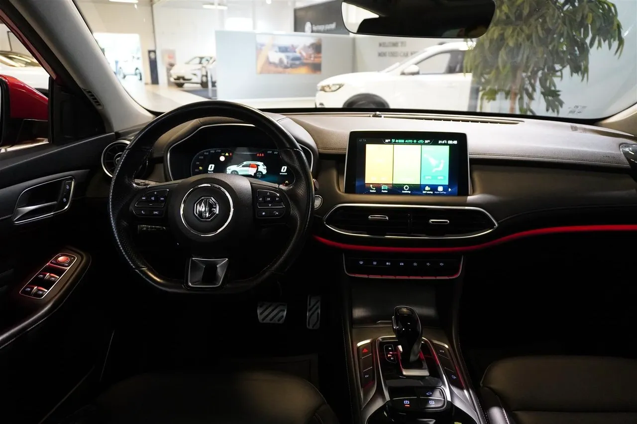 Vehicle image 14