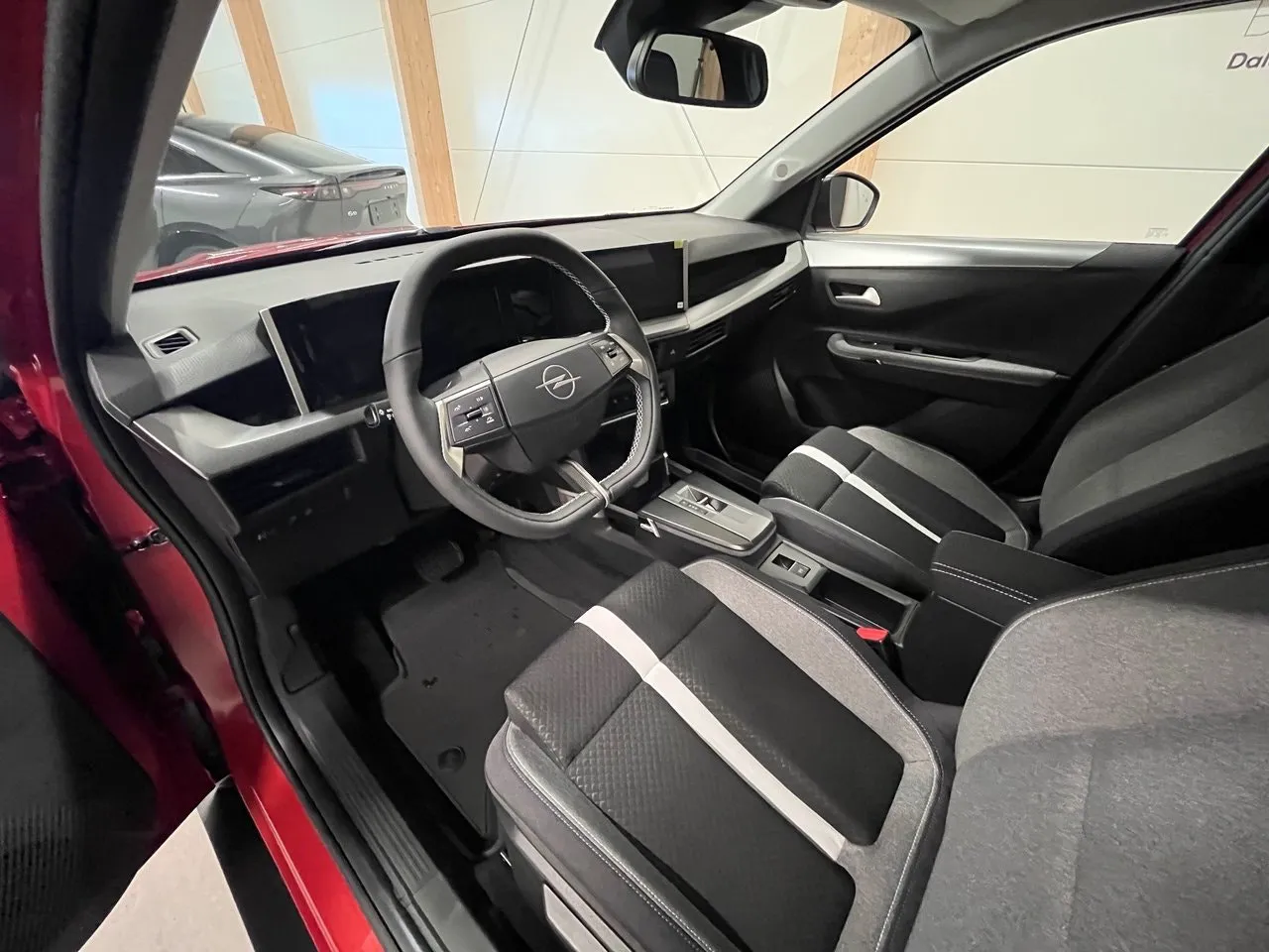 Vehicle image 13