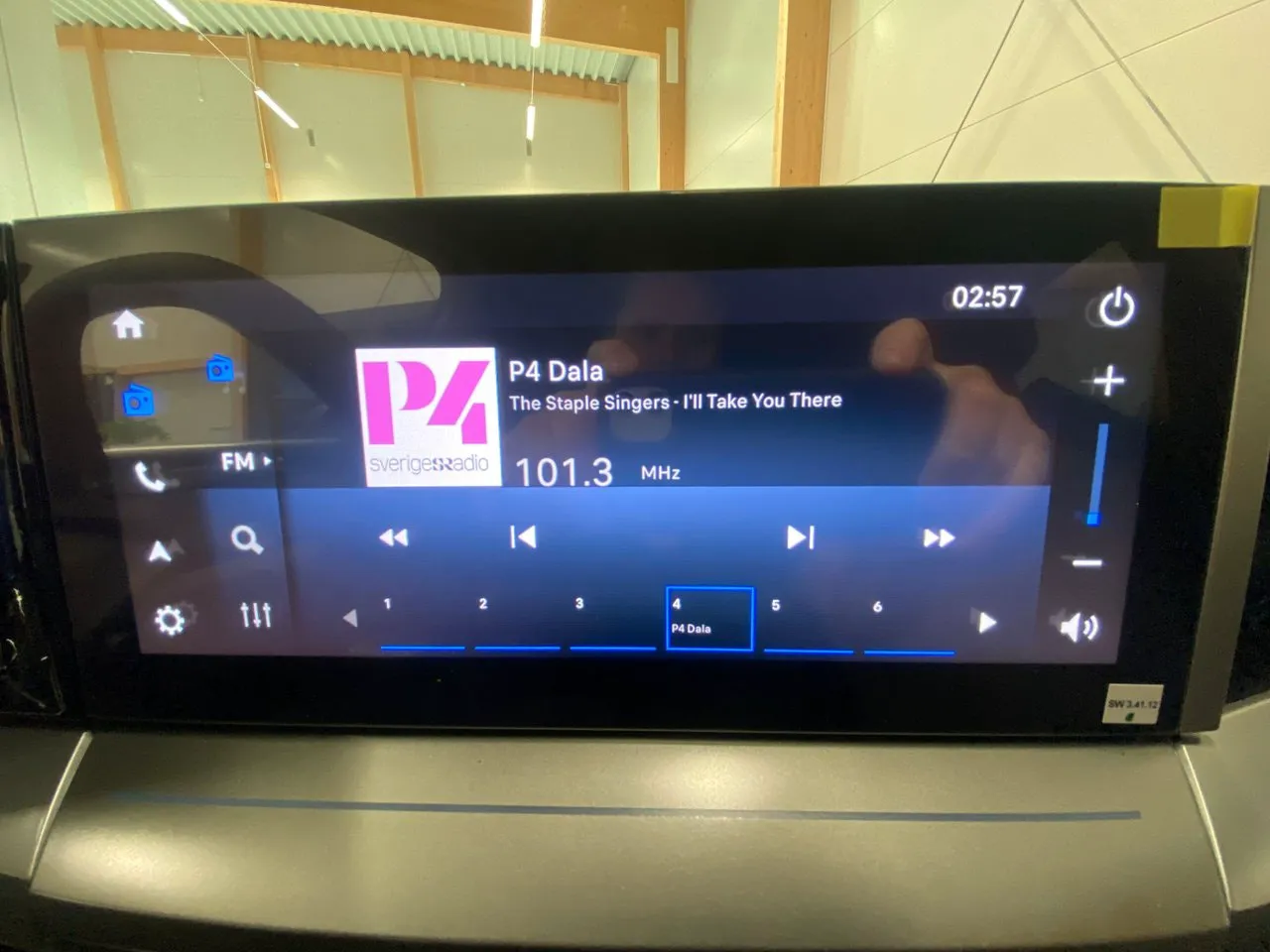 Vehicle image 11