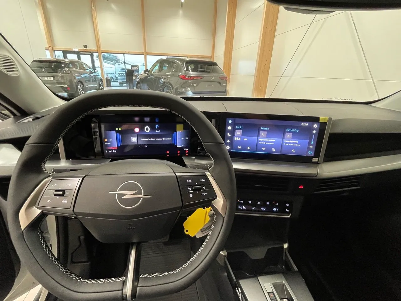 Vehicle image 18