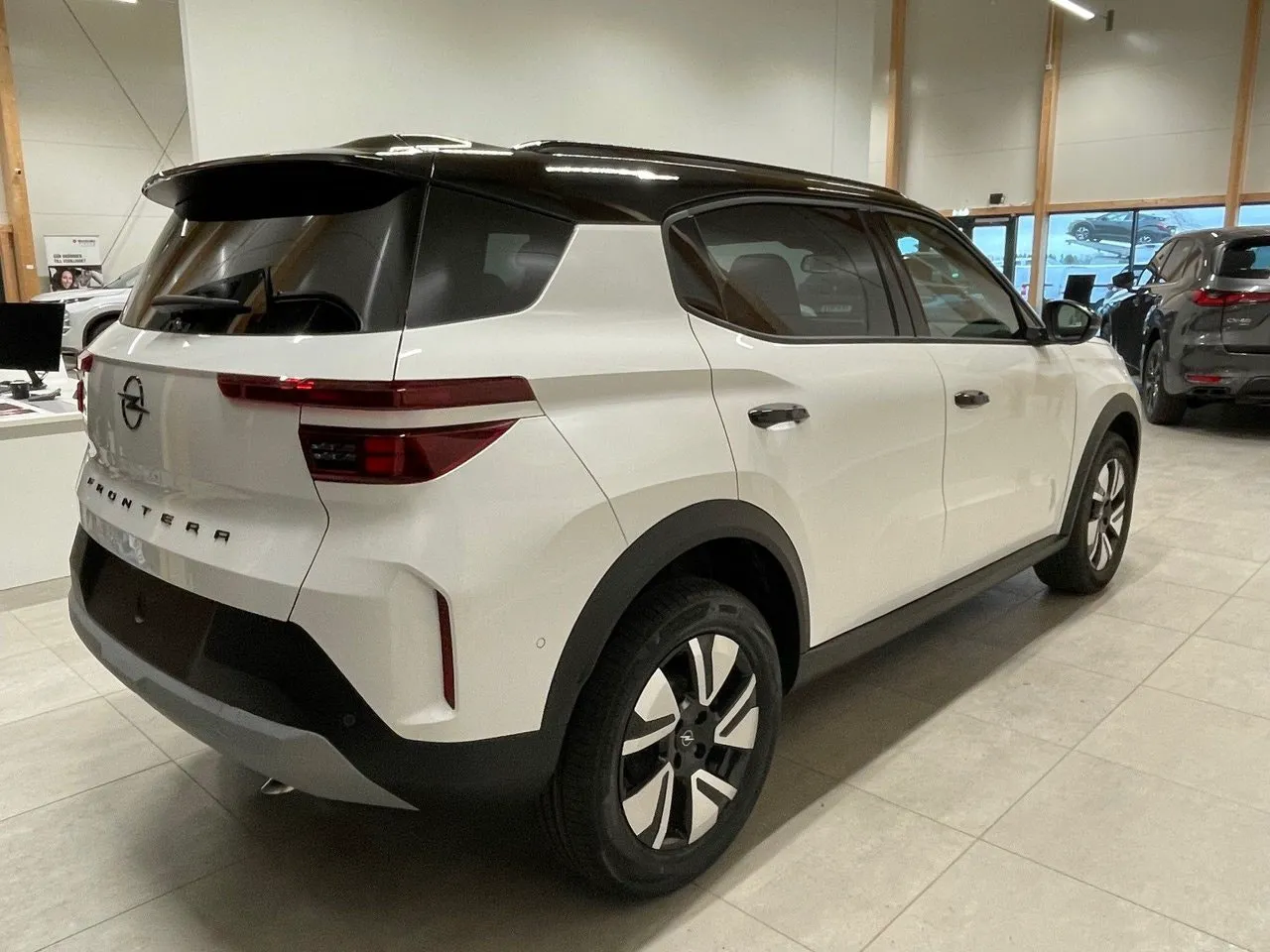 Vehicle image 3