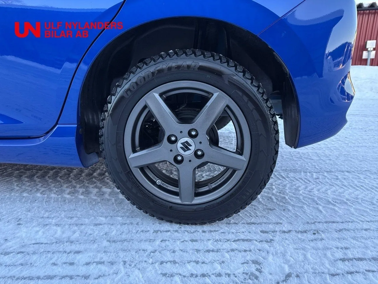 Vehicle image 14